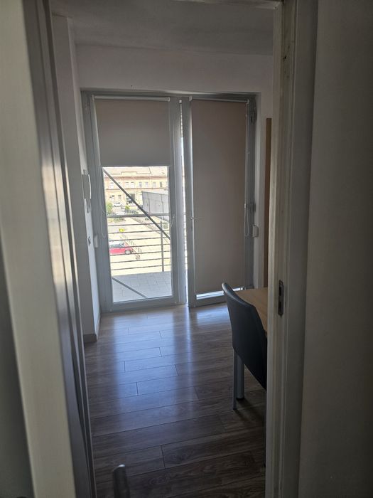 Inchiriez apartament cu 1,5 camere - zona Complex