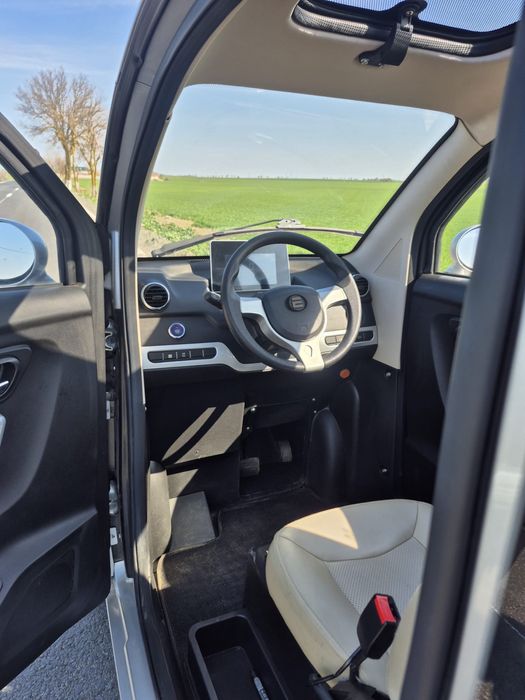 Vând mașinuța electrica Elbons 4ECO