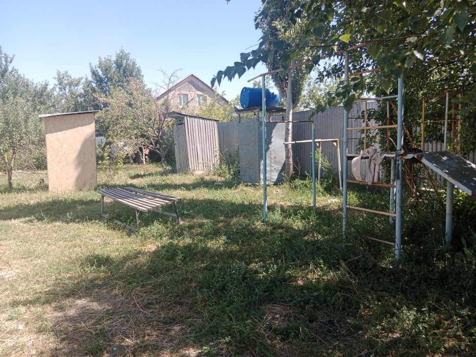 Частный дом с 10 сотками земли