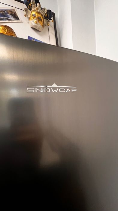 Продам почти новый холодильник Snowcap