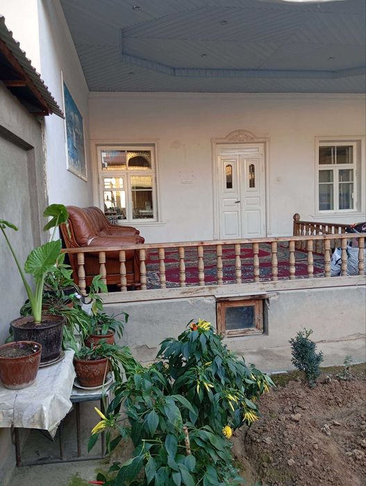 Uy sotiladi 5.6 sotik