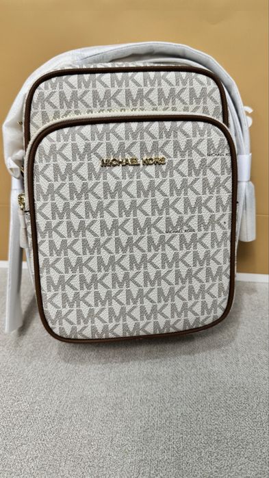 В наличии сумки оригинал новые