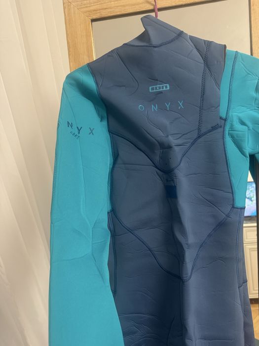 Costum neopren ION nou