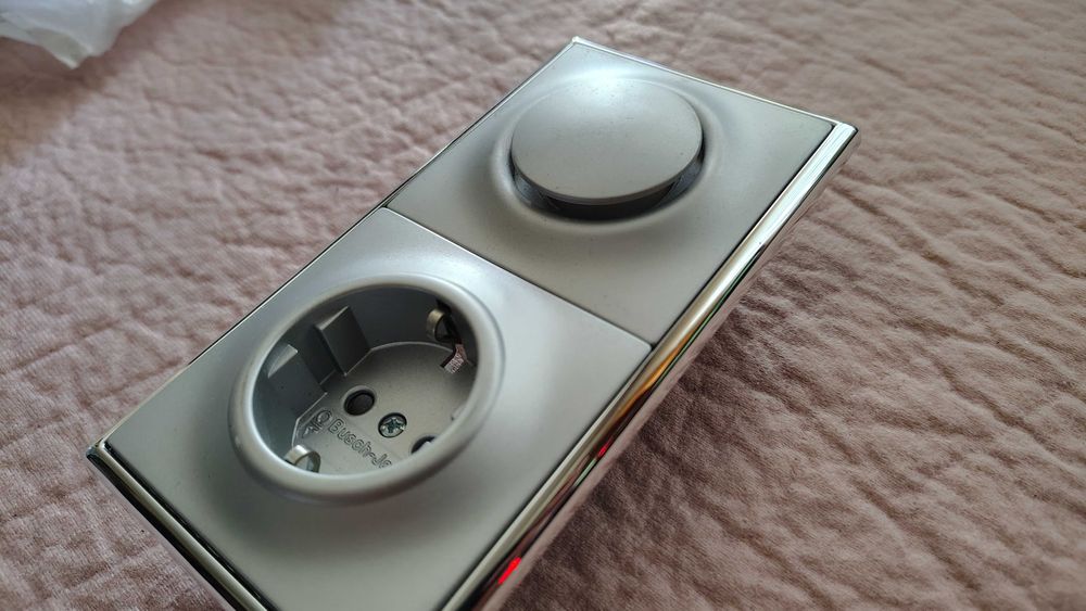 Priza+intreruparor impuls Busch-Jaeger