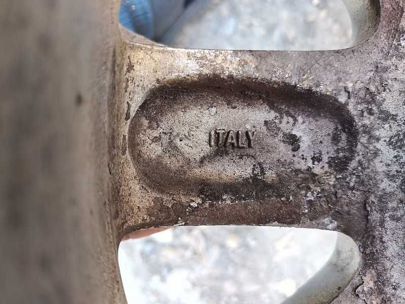 Продам оригинальные легкосплавные диски на автомашину Ауди