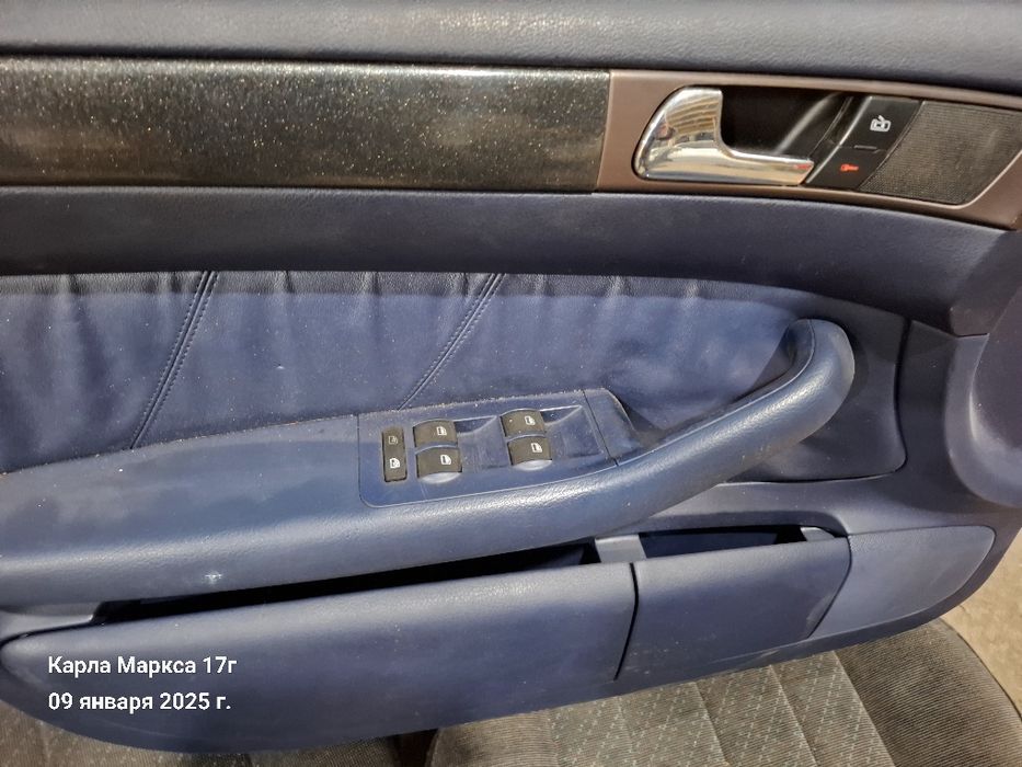 Дверные карты карты.  Audi a6c5.