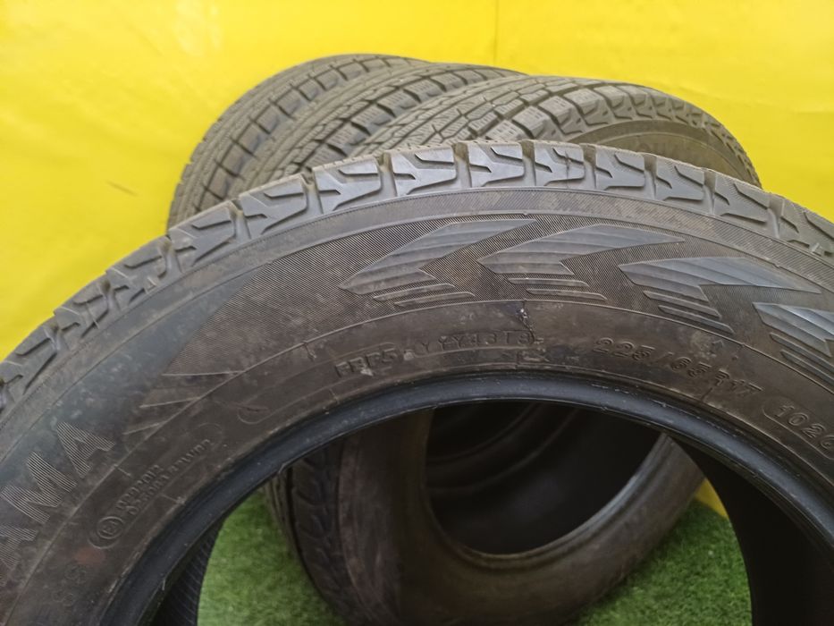 Шины 225 65 R17 YOKOHAMA комплект