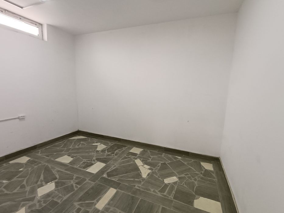 Тадбиркорлик ёки ишлаб чикариш учун йул буйидан 5 хонали уй