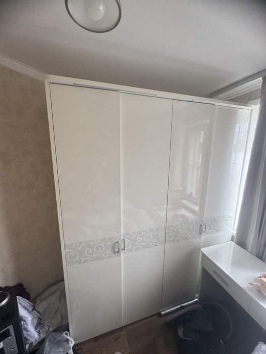 Шкаф с подсветкой