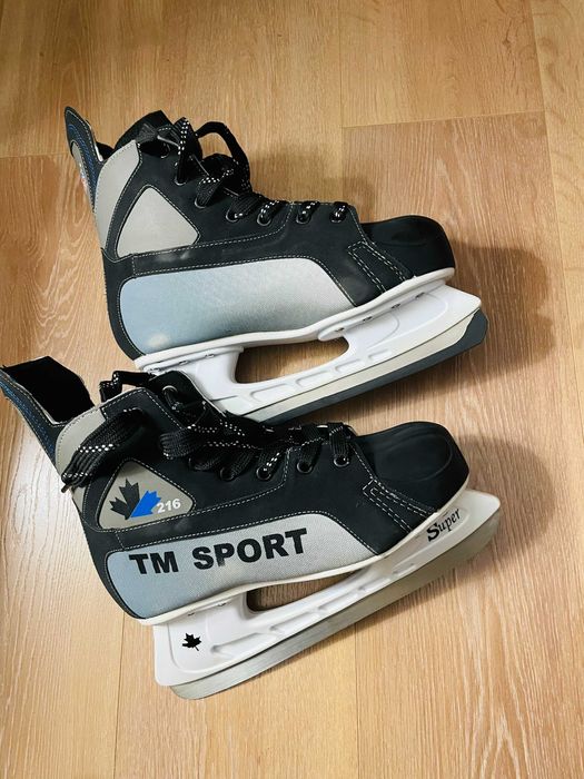 Коньки хоккейные