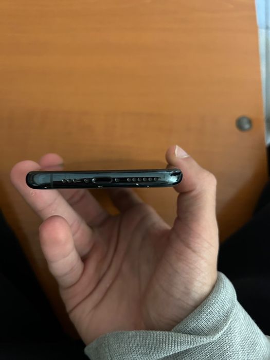Iphone 11 pro.