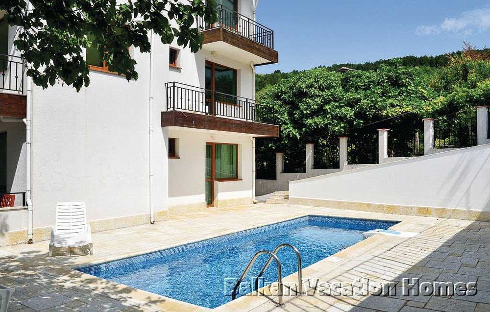 Продава се Двустаен апартамент в Балчик - 64 кв.м за 1013 €/кв.м - Снимка #1