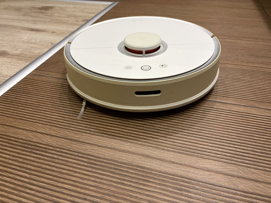 Roborock S5 MAX Прахосмукачка за сухо и мокро ппчистване.