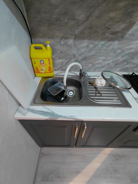Продаю кухонный гарнитур состояние хорошее