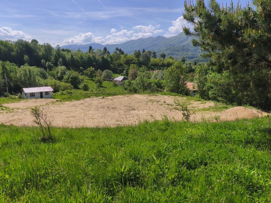 Vând teren 4.000 mp pe Valea Morii barajul I
