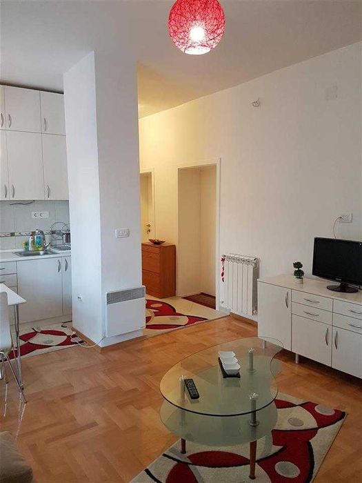 Дава се под наем Тристаен апартамент в Пловдив, Кършияка - 89 кв.м за 321.3 € - Снимка #2