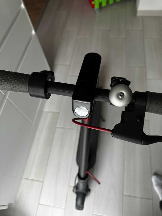 Trotineta electrica Xiaomi Mijia M365, folosita foarte putin + cauciucuri rezerva