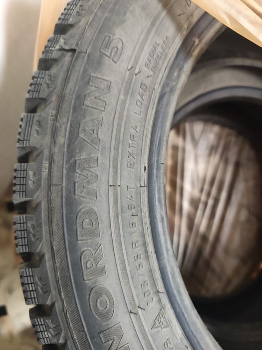 Зимняя резина на 16.