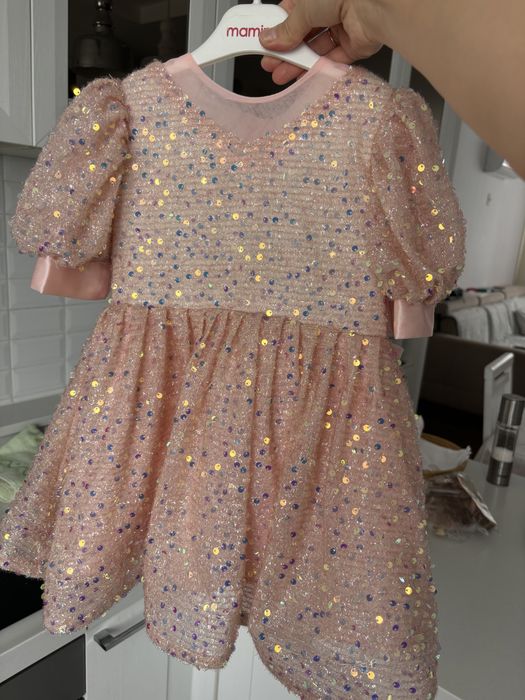 Красивое платье на 2,5-4 годика