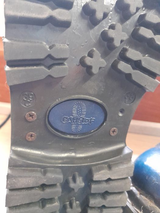 Продаются  ботинки 'camelot' ОРИГИНАЛ