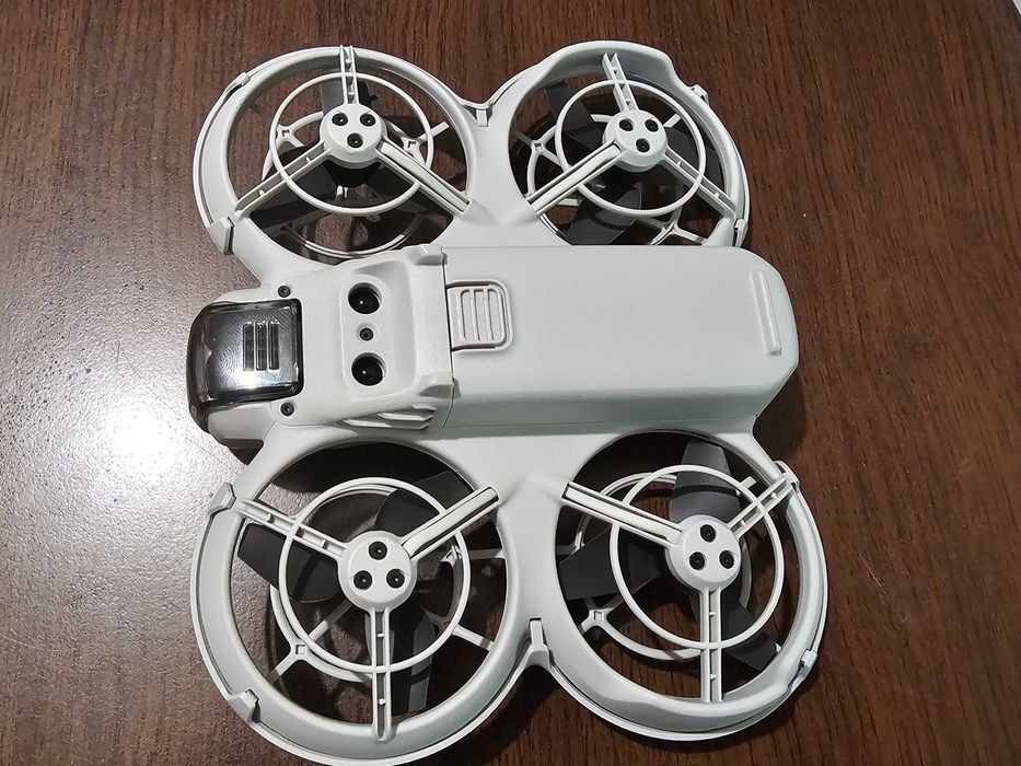 Drona DJI Neo in garantie + carcasa transport