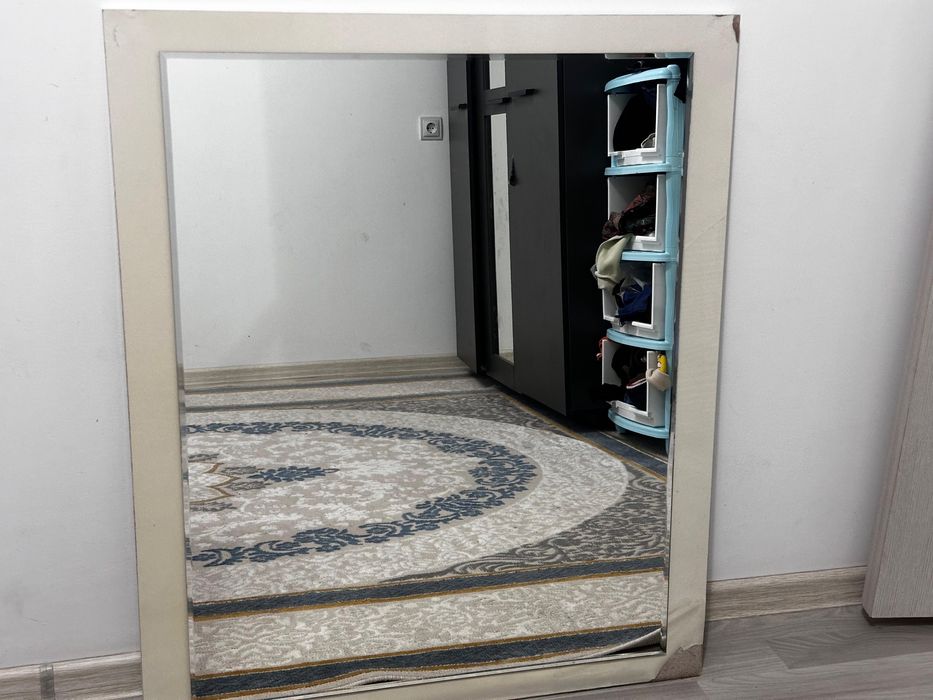 Айна сатылады. Стенаға ілуге болады.