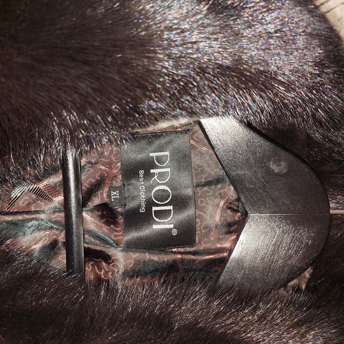 Продам шубу мутон с норкой