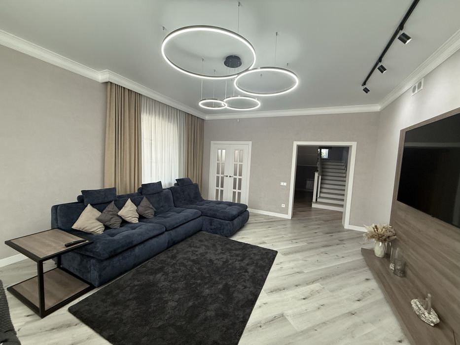 Продажа коттеджа в городе