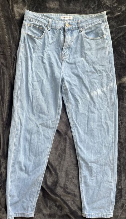 Продаю джинсы, костюм, юбка до колен