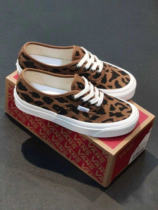Vans   Authentic