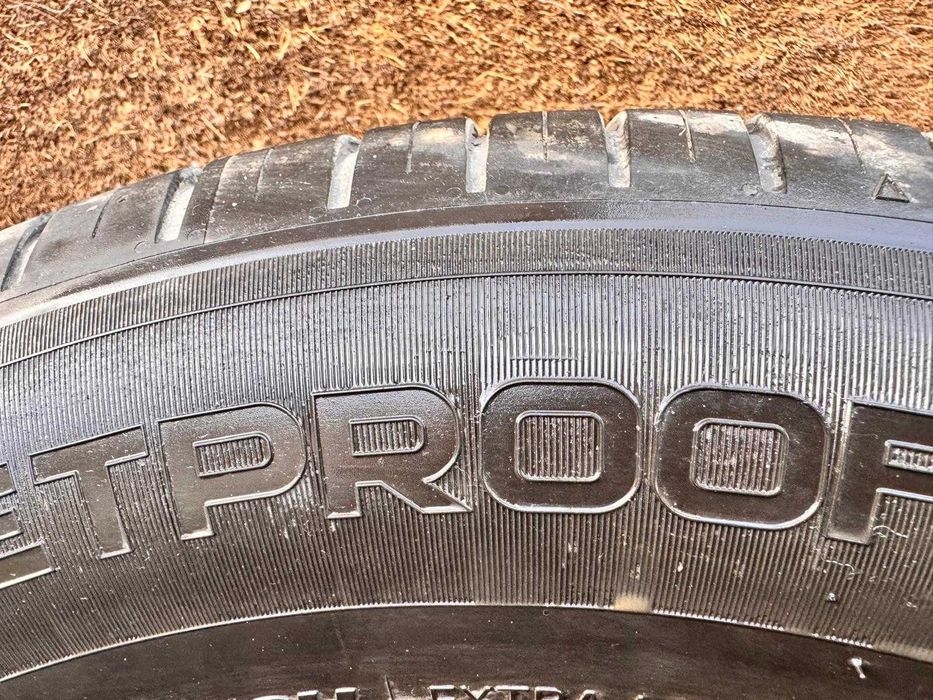4 buc. Nokian 215/65 R16 WETPROOF - aproape noi