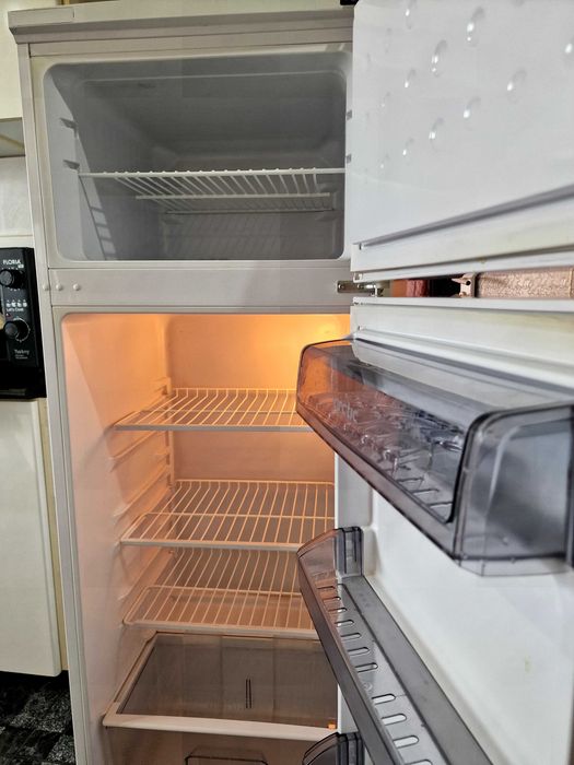 Frigider Arctic AD266+ – 260 L