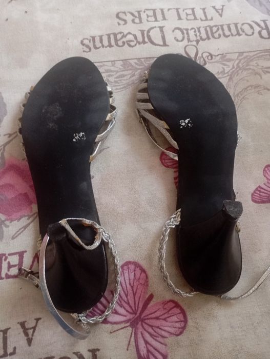 Дамски сандали за лятото.