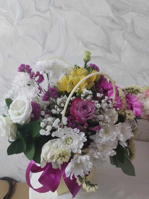 Букет цветов подарочный