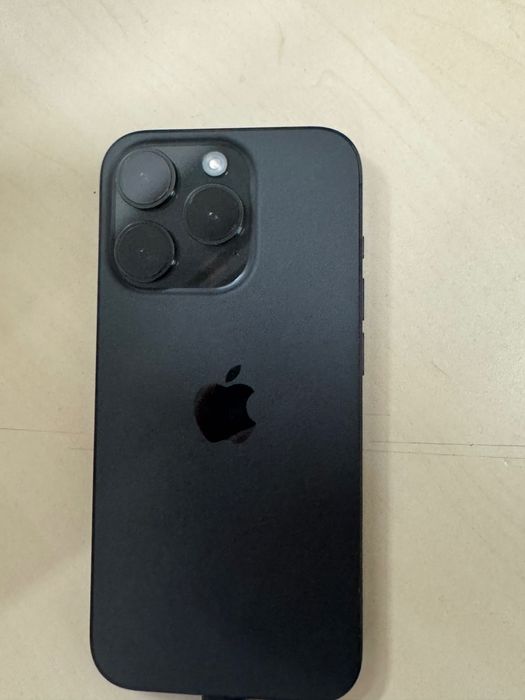 iPhone 15 pro НЕ Е ОТВАРЯН,не е сменяна батерията!