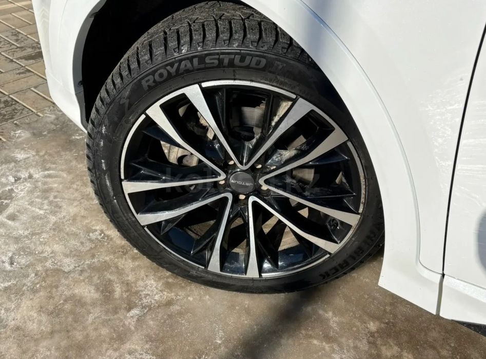 Продам автомобиль Jetour x 70