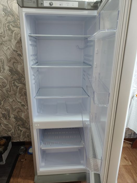 Холодильник Бирюса двухкамерный