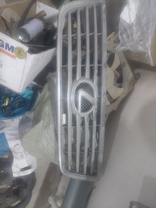Продаётся решётка от лексус lx 470