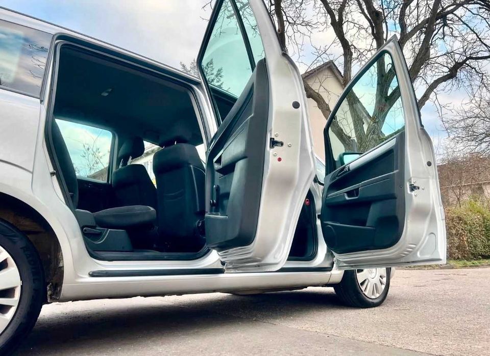 Opel zafira 2012