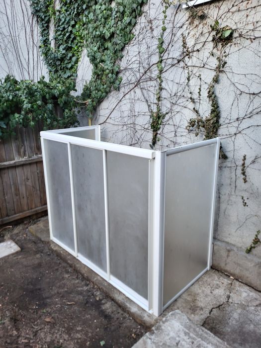Paravan cada din plexiglas