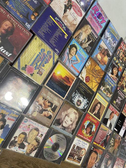 Колекция оригинални компакт дискове