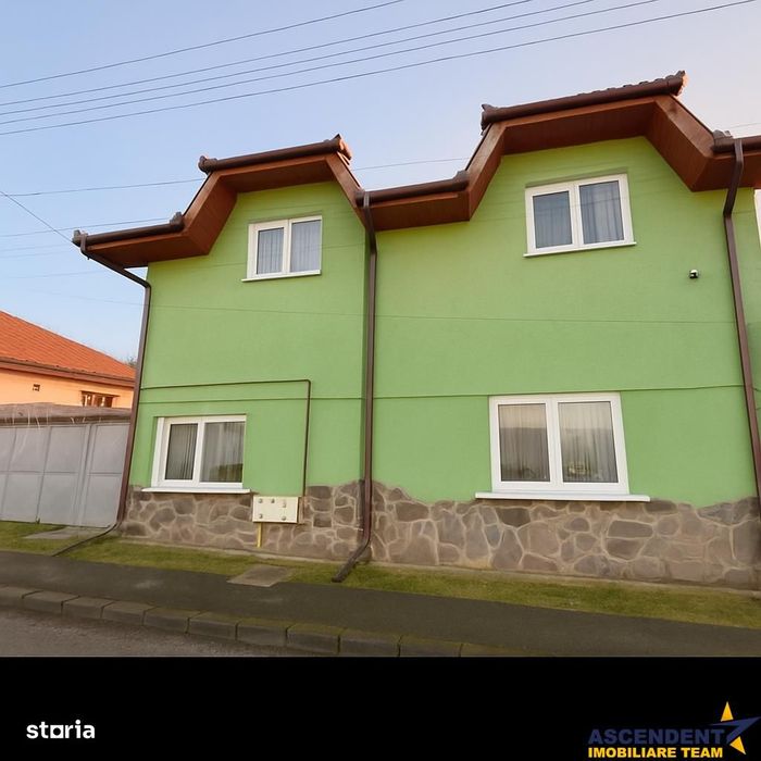 Casa potential:activitati comerciale, birouri, locuire multifamiliala,