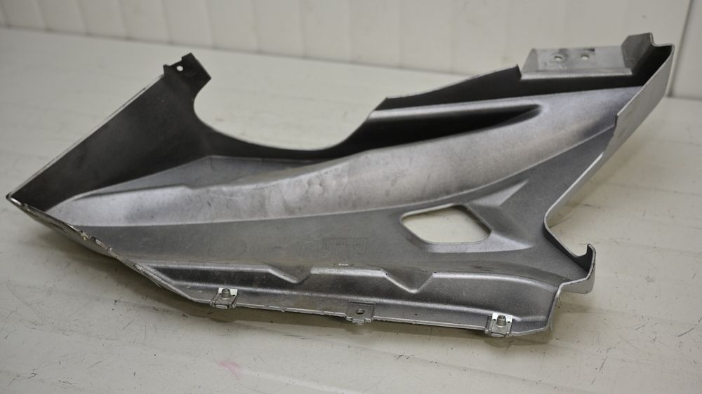 Carena Inferioara Dreapta Yamaha YZF-R125 2008 - 2012