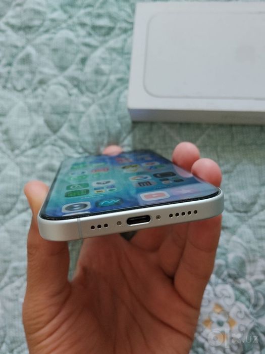 Apple iphone 16.  256 gb