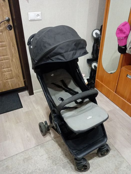 Продам прогулочную коляску