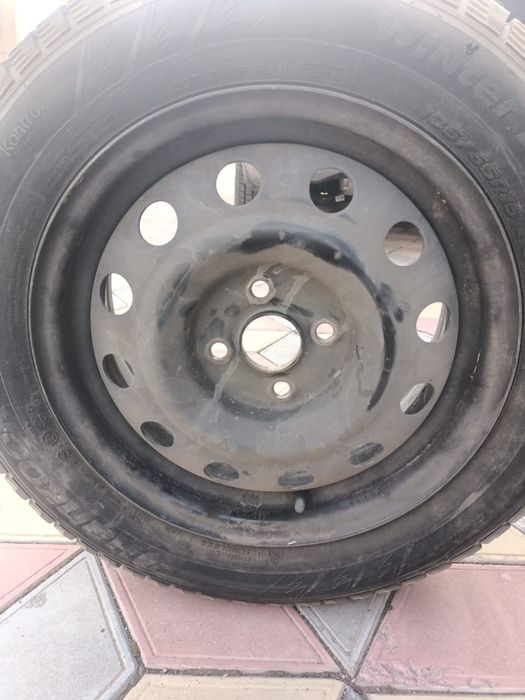 Зимние шины 185/65/15