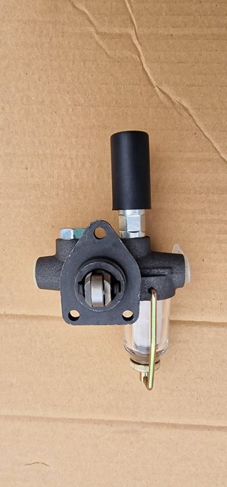 Pompa alimentare  tractor fiat 411.415 și 211 215 preț 350 lei se poat