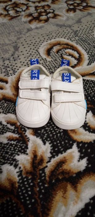 Продаются кроссовки