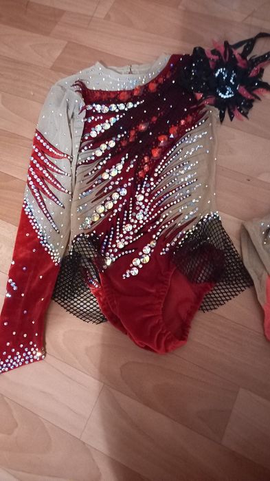 Продам купальники