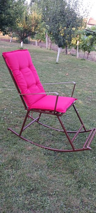 Люлеещ метален стол- нов